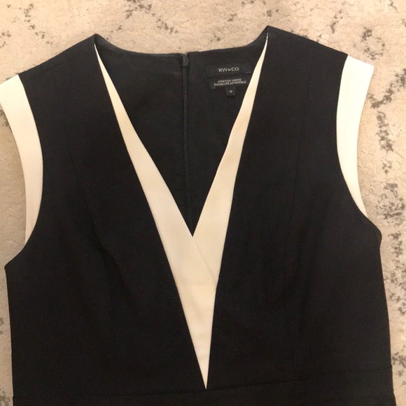 Black dress - Picture 3 of 3